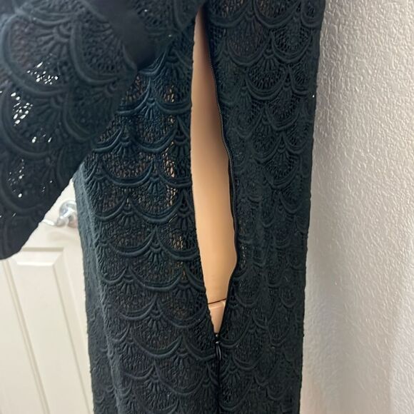 ECI Black Sheath Mini Dress Sz 6 Bell Sleeve Scallop Crotchet Ribbon Accent - Picture 7 of 11